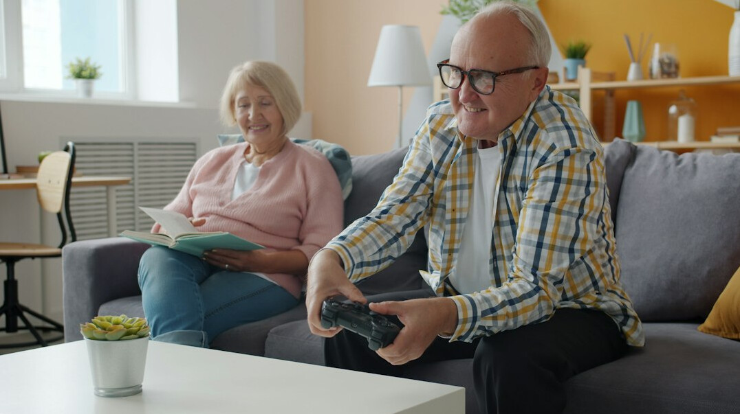seniors reading books together